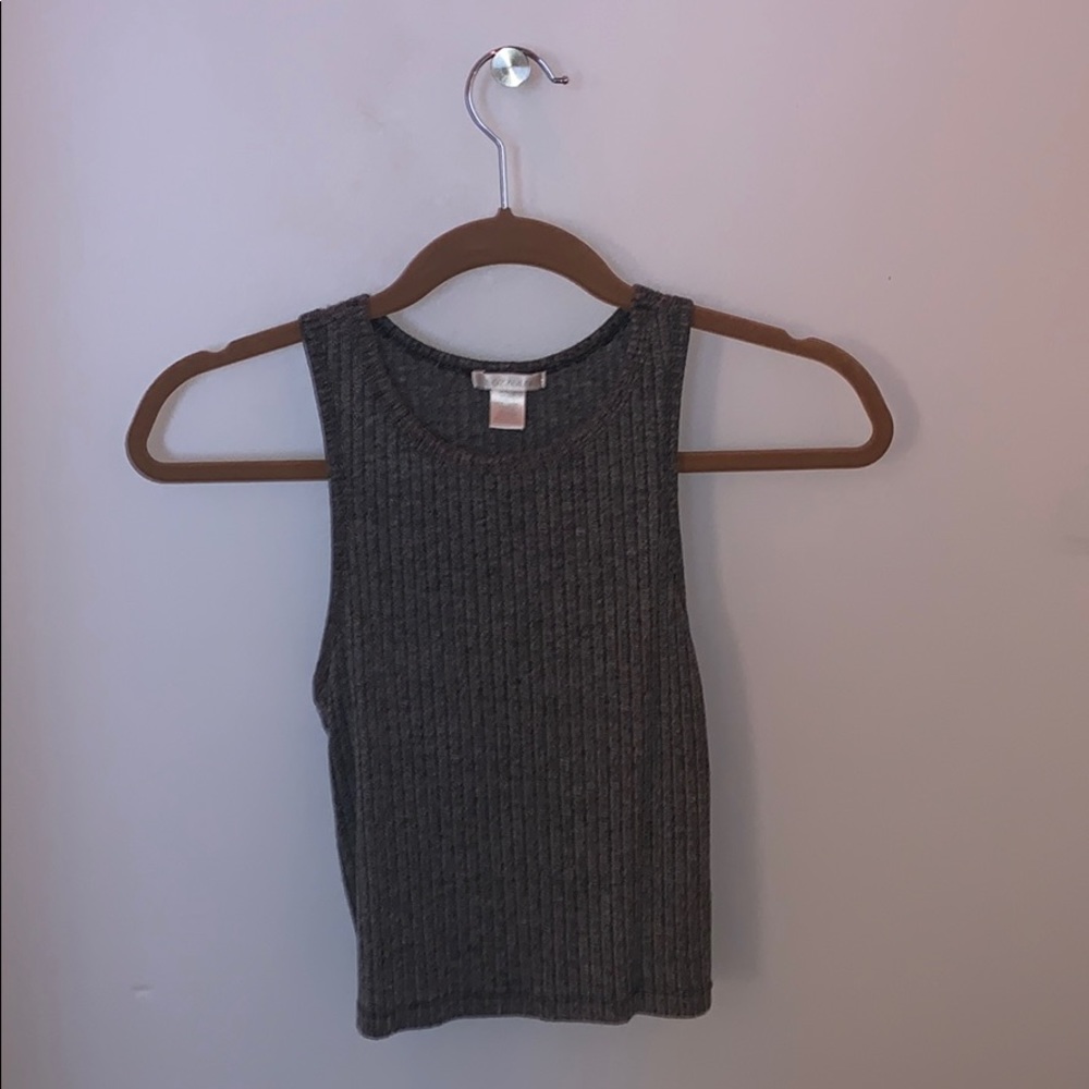 grey crop top